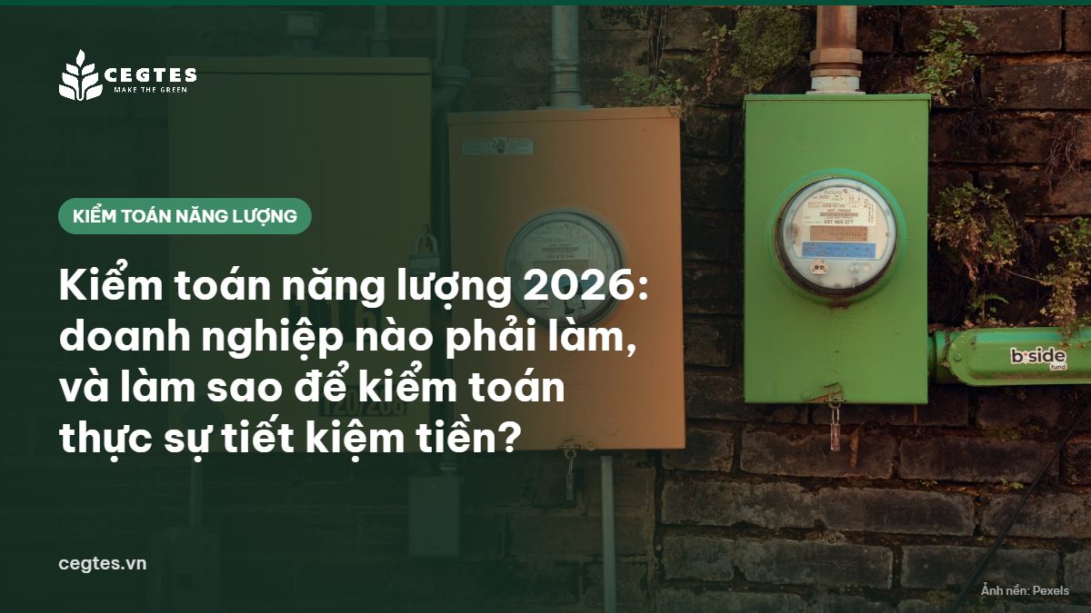 Dãy công tơ đo điện năng trên tường, minh họa kiểm toán năng lượng cho doanh nghiệp